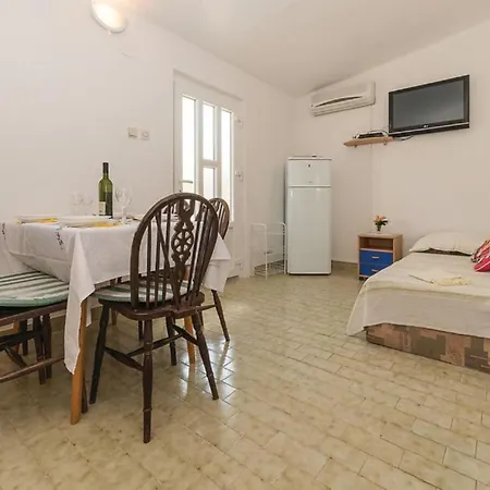 Charming Dokoza - Two Bedroom With Terrace Lägenhet