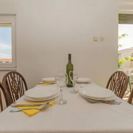 Lägenhet Charming Dokoza - Two Bedroom With Terrace Vir