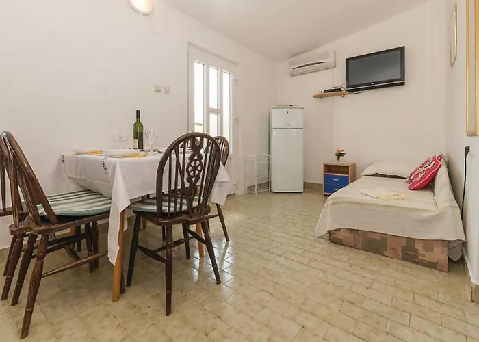 Charming Dokoza - Two Bedroom With Terrace Lägenhet